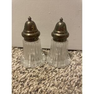 Vintage Leonard Silver Manufacturing Silver Plate 3.5" Salt & Pepper Shaker Set